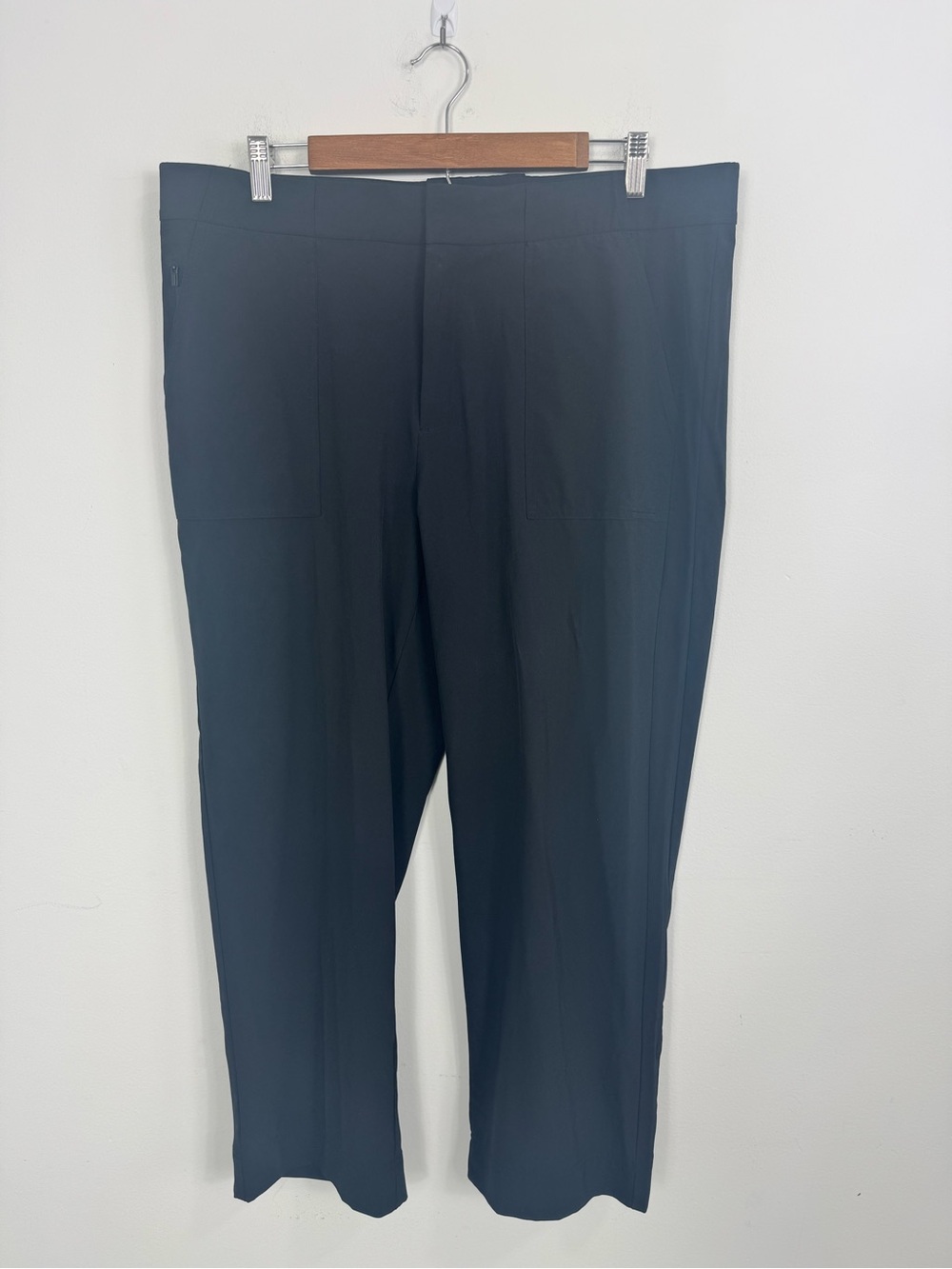 Athleta Pants Womens 14 Black Stretch Athletic Straight Leg Zip Pocket B Corp